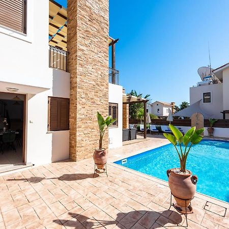 Villa Iris By Ezoria Villas Ajía Nápa Eksteriør bilde