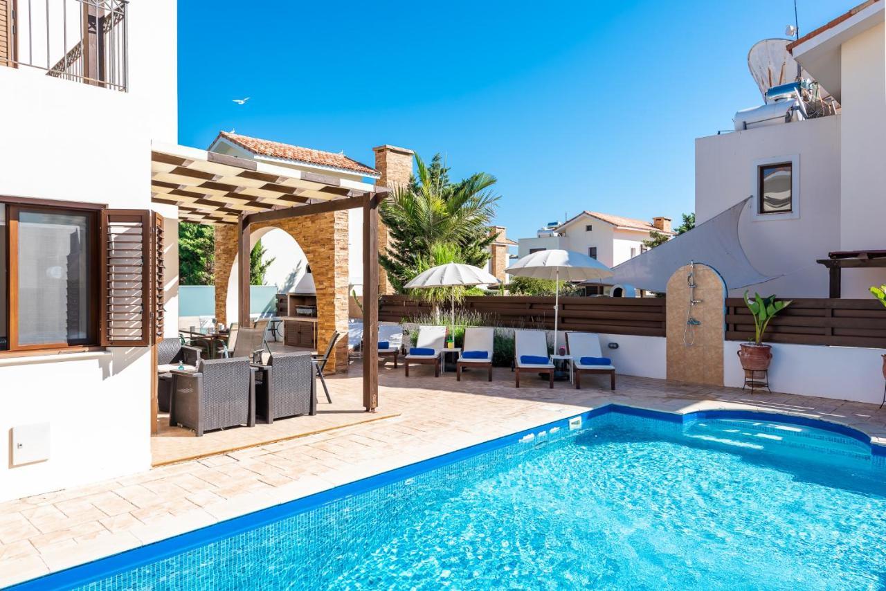 Villa Iris By Ezoria Villas Ajía Nápa Eksteriør bilde