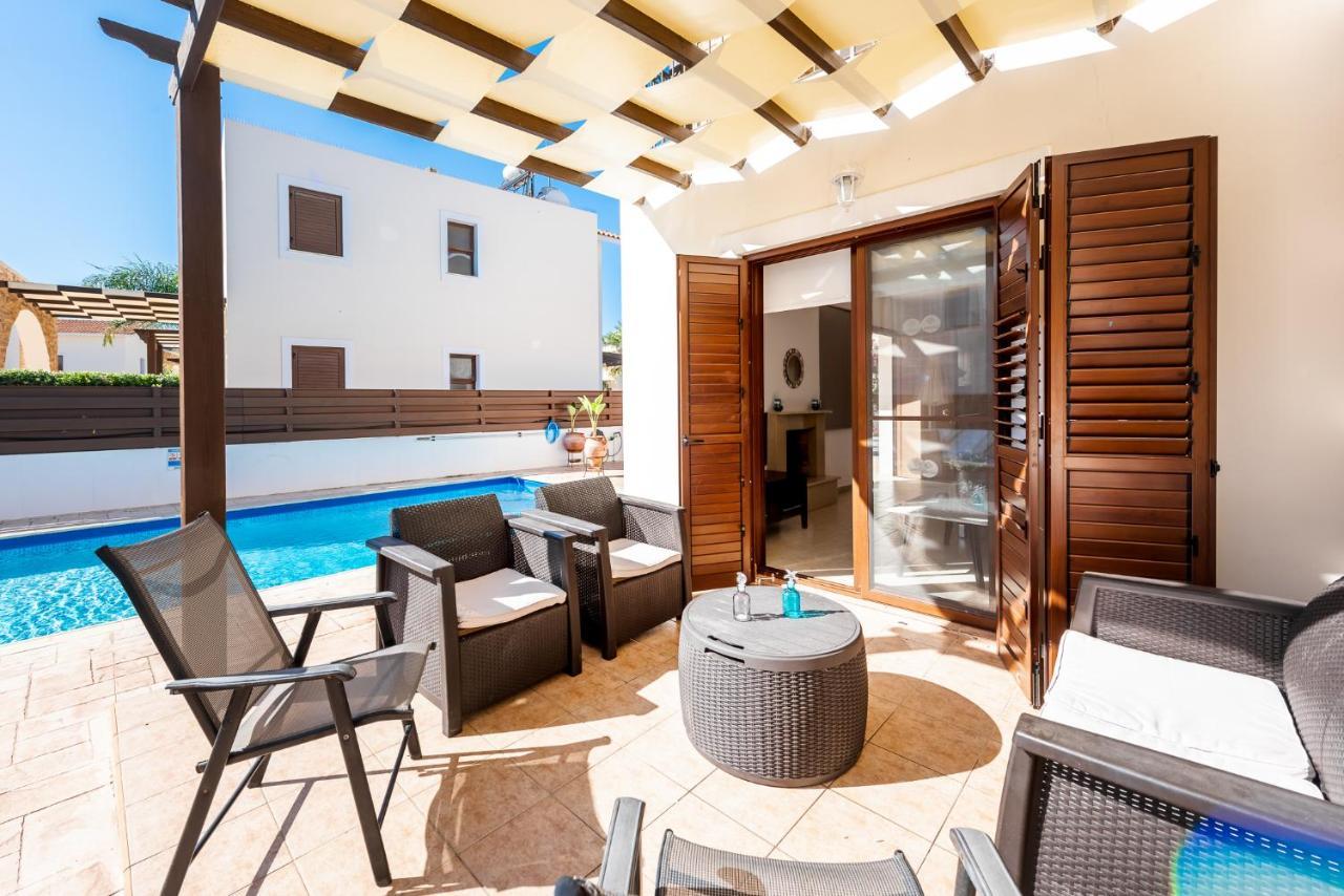Villa Iris By Ezoria Villas Ajía Nápa Eksteriør bilde