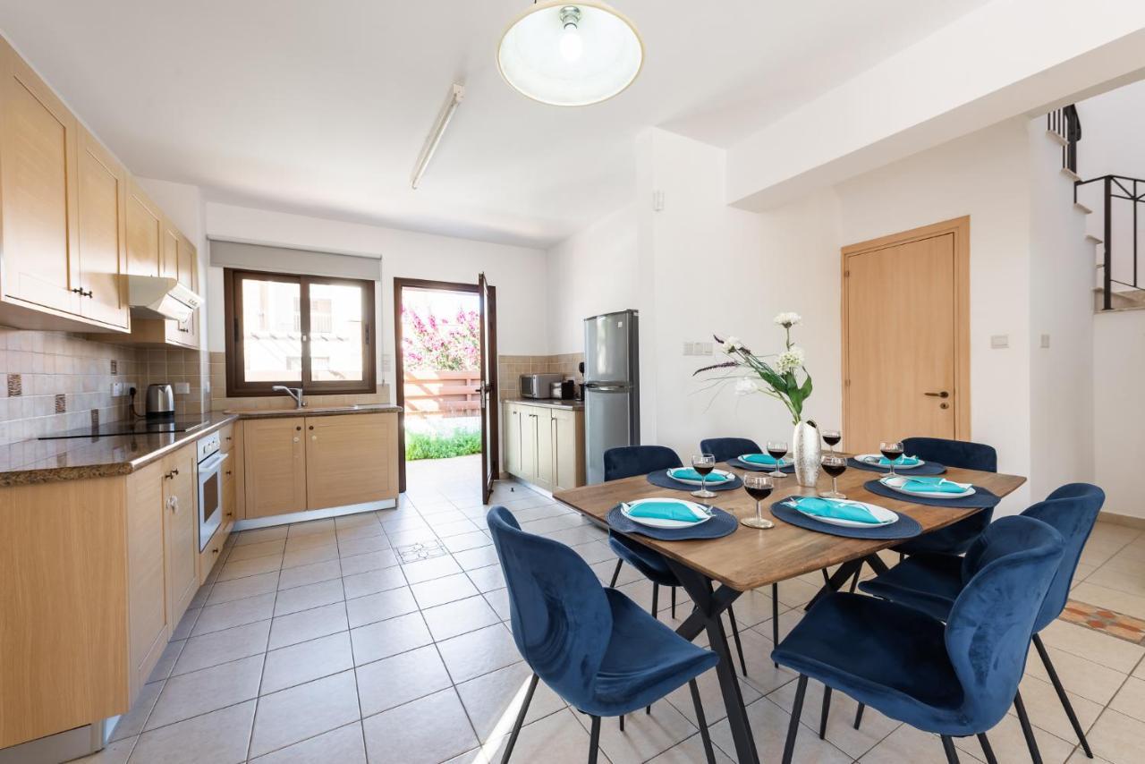 Villa Iris By Ezoria Villas Ajía Nápa Eksteriør bilde