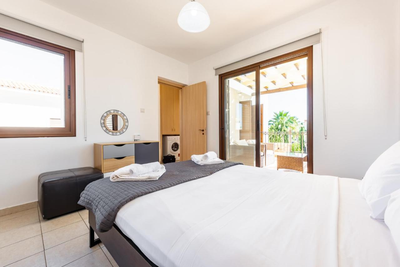 Villa Iris By Ezoria Villas Ajía Nápa Eksteriør bilde